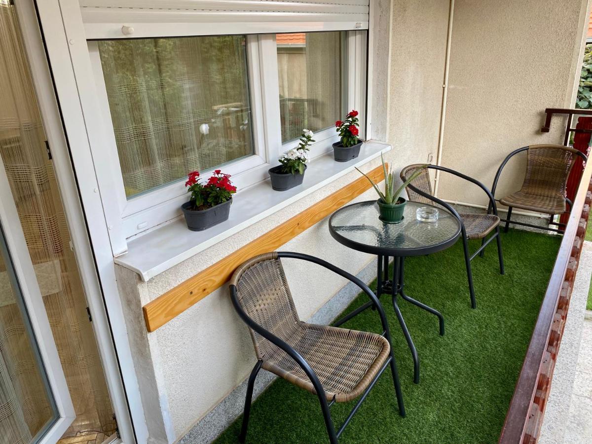 Appartement avec 2 chambre Ni Extérieur photo