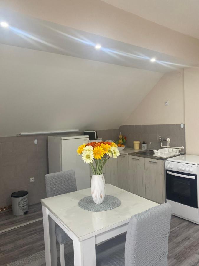 Appartement avec 2 chambre Ni Extérieur photo